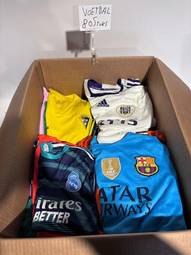 Partij Voetbalshirts - 80 stuks, Sport en Fitness, Voetbal, Gebruikt, Shirt, Ophalen of Verzenden