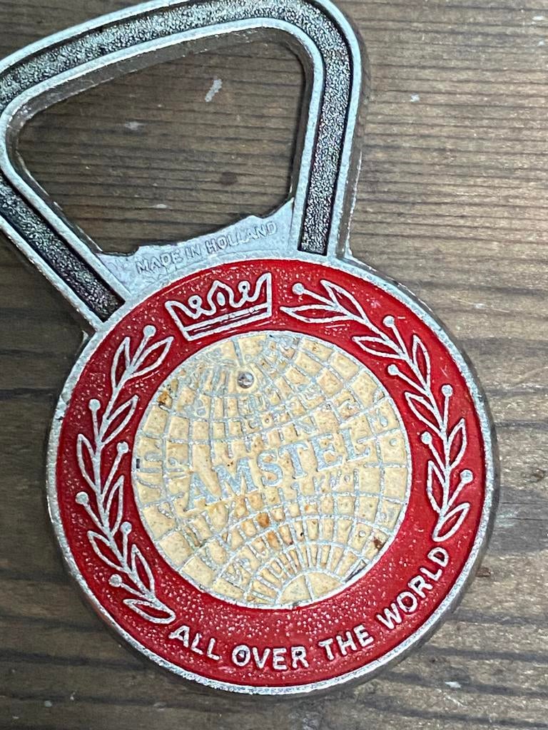 Vintage Amstel flessenopener dubbelzijdig, Ophalen of Verzenden, Gebruikt, Flesopener, Amstel