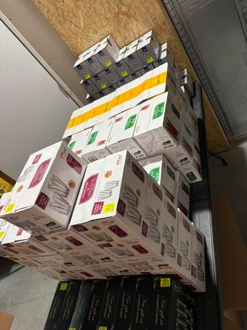 Partij van 600 nieuwe glazen €250.00 beschikbaar voor biedingen