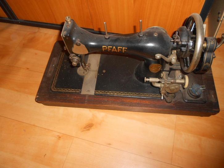pfaff oude naaimachine uit grootmoederstijd, Antiek en Kunst, Antiek | Overige Antiek, Ophalen of Verzenden