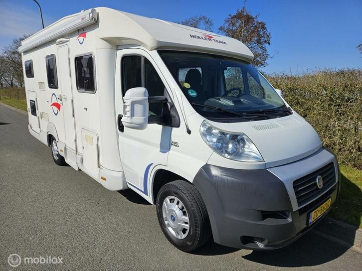 Roller team Garage Half-integraal 2007 Euro4 ,zonnepanele, Caravans en Kamperen, Campers, Bedrijf, Overige merken, Diesel, Handgeschakeld