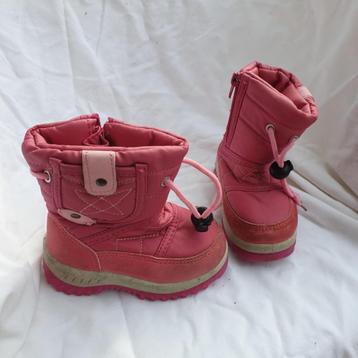 Schattige roze snowboots. Mt 23 beschikbaar voor biedingen
