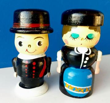 Retro houten peper- en zoutstel/poppetjes beschikbaar voor biedingen