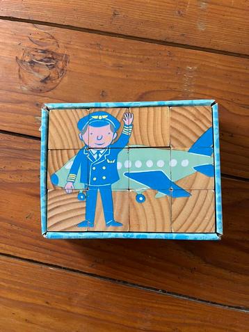 Leuke houten blokpuzzel beschikbaar voor biedingen