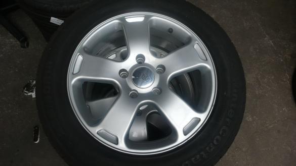 Nette set winterbanden op Audi velg, afk Q7 235/60-18, Auto-onderdelen, Banden en Velgen, Winterbanden, Ophalen