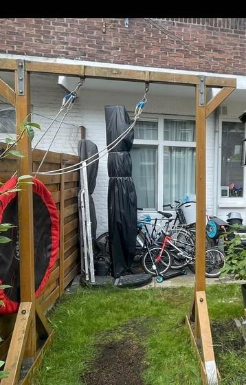 Hillhout buiten schommel  beschikbaar voor biedingen