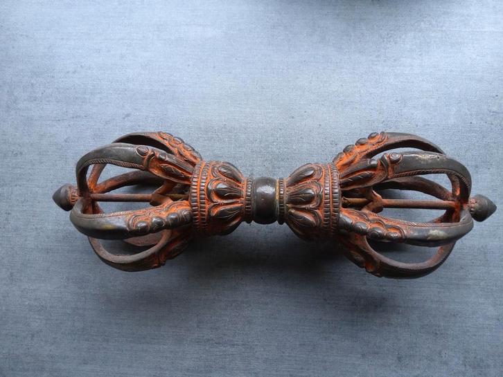 Grote Vajra brons Tibet 19e eeuw - 26 cm, Antiek en Kunst, Antiek | Religie, Ophalen of Verzenden