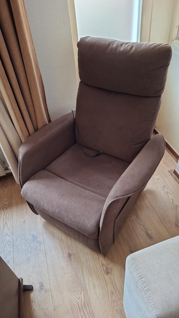 Sta-op stoel (electrisch), Ophalen, Minder dan 75 cm, Overige materialen, 50 tot 75 cm