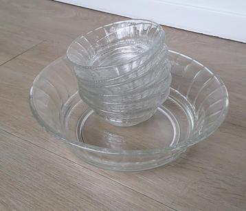 Vintage glazen schalen set, 7-delig beschikbaar voor biedingen