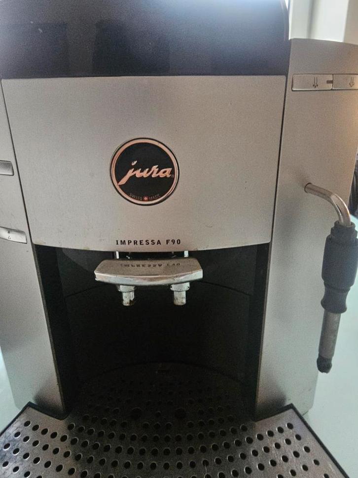 Jura Impressa F90 Espresso Machine - Gebruikt, Witgoed en Apparatuur, Koffiezetapparaten, Gebruikt, Gemalen koffie, Koffiebonen