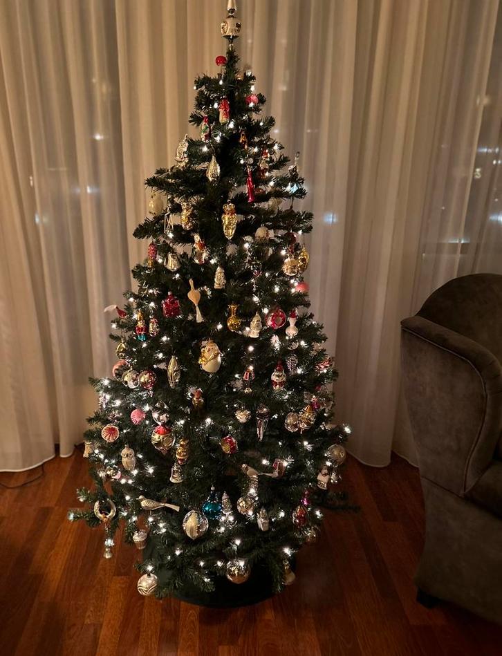 Kunstkerstboom Triumph Three Vaste verlichting 215 cm., Diversen, Kerst, Zo goed als nieuw, Ophalen