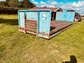 Laadvloer container beschikbaar voor biedingen