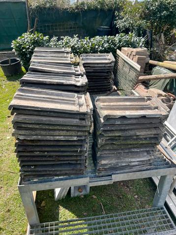 ✅ Dakpannen - zwart en oranje - te koop! beschikbaar voor biedingen