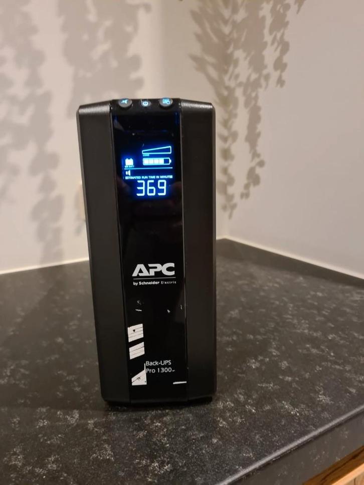 APC Back-UPS Pro 1300, Computers en Software, Noodvoedingen (UPS), Zo goed als nieuw, Ophalen of Verzenden