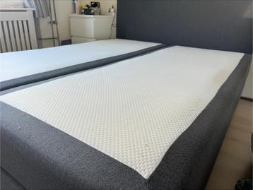 Tweepersoonsbed beschikbaar voor biedingen