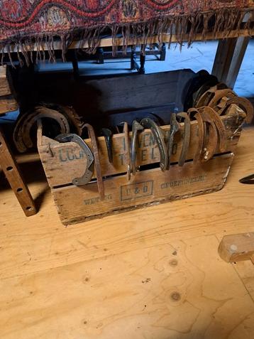 Brocante verschillende spullen beschikbaar voor biedingen
