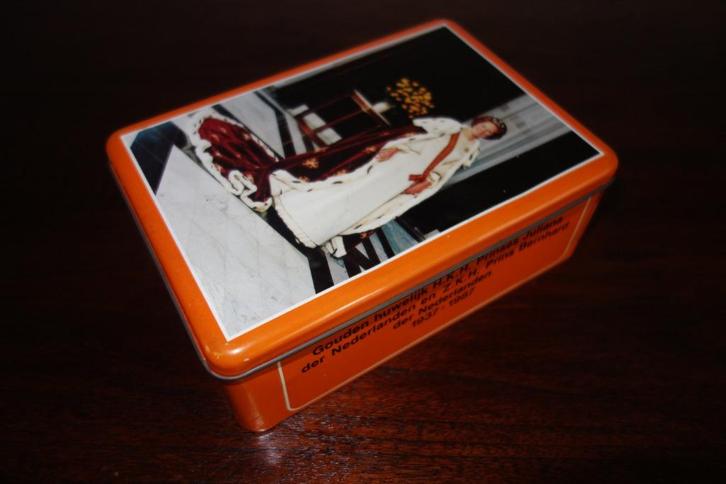 Blik  Koningshuis Nederland, Verzamelen, Koninklijk Huis en Royalty, Zo goed als nieuw, Ophalen of Verzenden