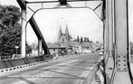 608 Deventer - IJsselbrug met Bergkerk, Ophalen of Verzenden, 1940 tot 1960, Ongelopen, Overijssel
