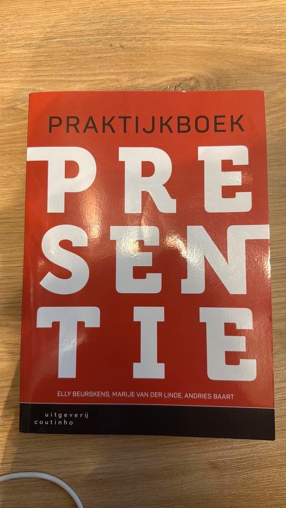 Marije van der Linde - Praktijkboek presentie, Boeken, Wetenschap, Zo goed als nieuw, Sociale wetenschap, Ophalen of Verzenden