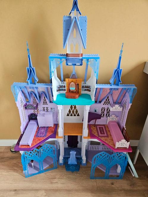 Frozen Kasteel + Elsa & Anna Poppen + spullen, Kinderen en Baby's, Speelgoed | Poppenhuizen, Gebruikt, Ophalen