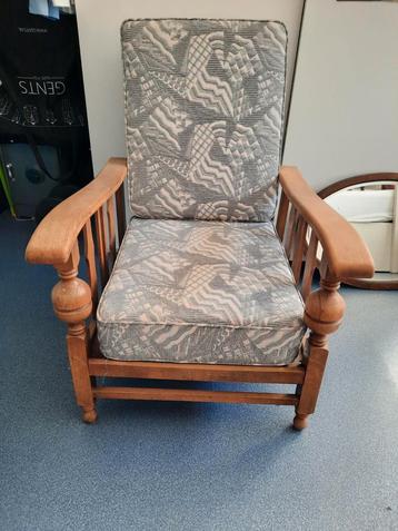 Oma's Haardstoel - Vintage Charme beschikbaar voor biedingen