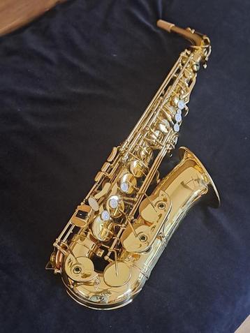 Nieuwe altsaxofoons, kompleet en speelklaar. beschikbaar voor biedingen