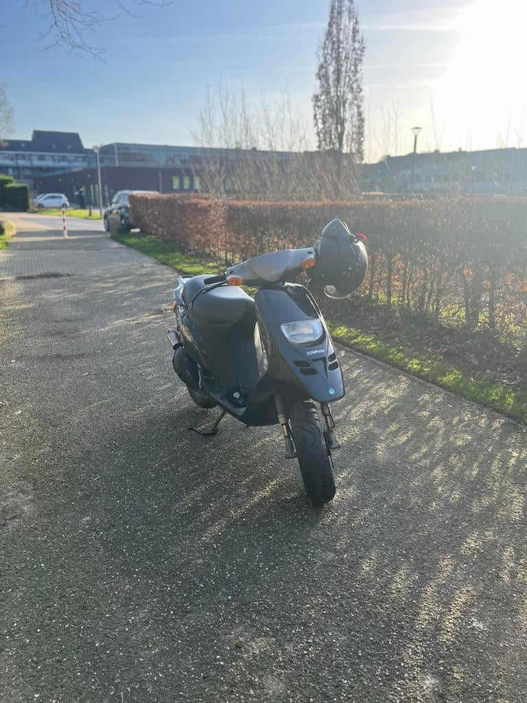 Tyhoon 70 cc, Ophalen of Verzenden, Zo goed als nieuw, Cilinder, Piaggio