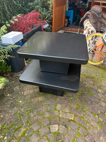 2 Zwarte Tafeltjes beschikbaar voor biedingen