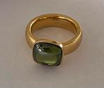 Melano vivid ring goudkleurig met groene steen maat 56/17.5, Ophalen of Verzenden, Zo goed als nieuw