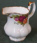 Nr J153: Cakeschaaltje Royal Albert Old Country Roses, Antiek en Kunst, Ophalen of Verzenden
