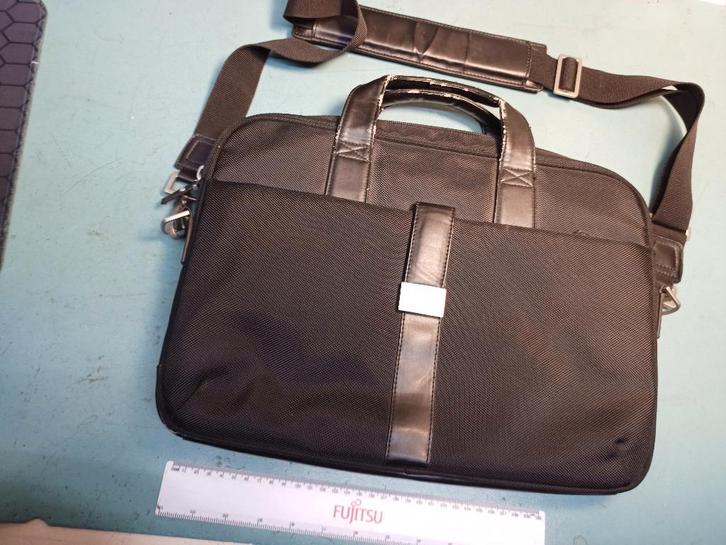 HP laptop tas, Computers en Software, Laptoptassen, Gebruikt, Schoudertas, 14 inch, Ophalen of Verzenden