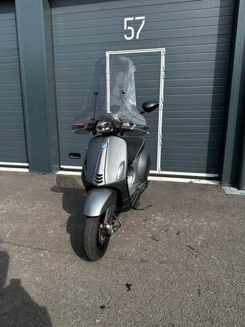 Vespa sprint 4takt  BROM ~ geel kenteken ~ alpha led, Motoren, Tuning en Styling, Ophalen of Verzenden