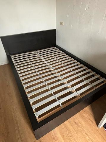 IKEA zwart 2 persoons bedframe. 200cm x 140cm