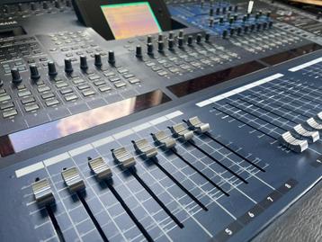 Yamaha DM2000 mixing console beschikbaar voor biedingen