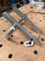 Veiligheidsbeslag SKG ️️️ hoh 90 mm, Doe-het-zelf en Verbouw, Hang- en Sluitwerk, Ophalen, Zo goed als nieuw, Rvs, Klink of Kruk