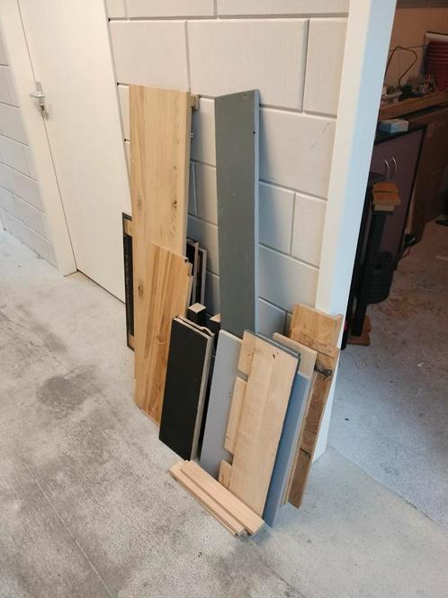 Gratis hout anders gaat het naar de stort toe, Doe-het-zelf en Verbouw, Hout en Planken, Zo goed als nieuw, Plank, Eiken, Minder dan 200 cm