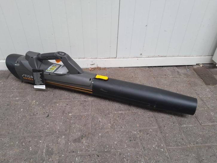 Stiga SAB 900 AE bladblazer, Tuin en Terras, Bladblazers, Nieuw, Handgedragen, Accu, Ophalen