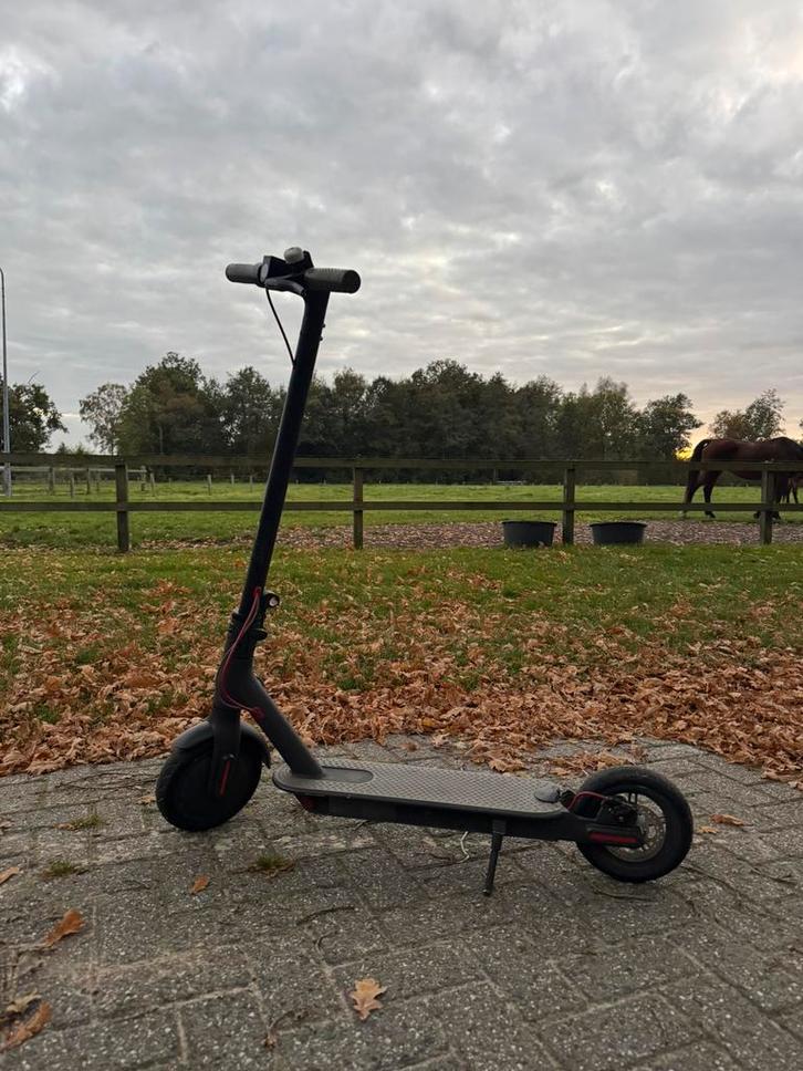 Xiaomi Mi Electric Scooter M365 – goed werkend, nette staat, Fietsen en Brommers, Steps, Gebruikt, Elektrische step (E-scooter)