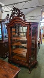 Willem III vitrinekast, Ophalen