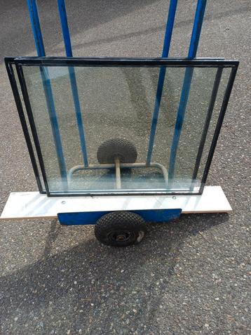 2x HR+ Beglazing - 810x670mm  beschikbaar voor biedingen