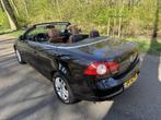 Volkswagen Eos 2.0-16v FSI LEER AIRCO 6 VERSN, Auto's, Voorwielaandrijving, 4 cilinders, 4 stoelen, Zwart