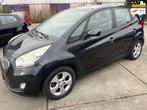 Kia Venga 1.6 CVVT AUTOMAAT--NAVI--PANOSCHUIFDAK--AIRCO, Auto's, Euro 5, 4 cilinders, Leder en Stof, Zwart