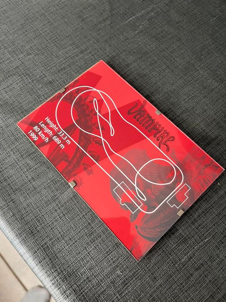 Walibi Belgium Vampire / Vampier track layout en speclist, Huis en Inrichting, Woonaccessoires | Lijsten, Nieuw, Minder dan 50 cm