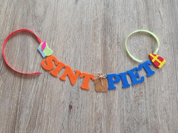 Sinterklaas sint piet wolvilt vilt letterslinger, Hobby en Vrije tijd, Vilt, Nieuw, Figuurtje(s), Wolvilt, Ophalen of Verzenden