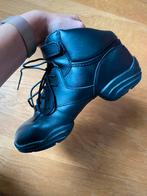 Danssneakers Capezio mt 40,5 (vallen klein +/- 38), Ophalen of Verzenden, Gebruikt, Schoenen