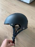 Triple eight stuntstep/ skateboard helm ( nooit gedragen), Fietsen en Brommers, Fietsaccessoires | Fietshelmen, Nieuw, Jongen of Meisje