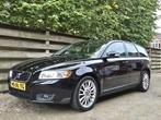 Volvo V50 2.4 140PK Geartronic 2007 Automaat Youngtimer NAP, 74 €/maand, Zwart, 700 kg, Zwart