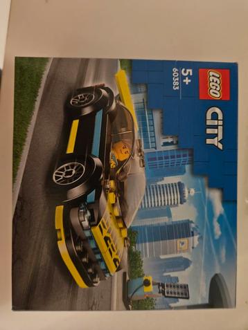 LEGO City Sportwagen 60383 - Nieuw! beschikbaar voor biedingen