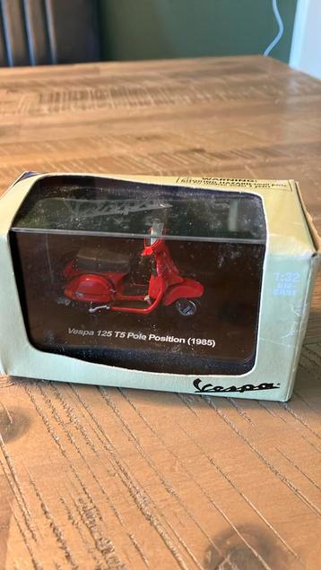 Nieuwe miniatuur Vespa 125 pole 1985