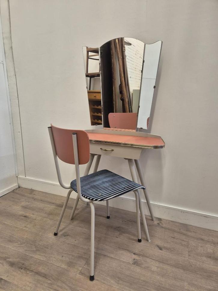 Kaptafel met stoel - Jaren '50, Vintage, Huis en Inrichting, Tafels | Kaptafels, Zo goed als nieuw, 100 tot 150 cm, 50 tot 100 cm
